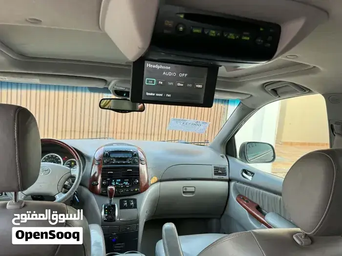 Toyota Sienna 2008 photo 2