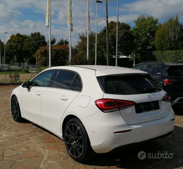 Mercedes-Benz A180D 2022 photo 3