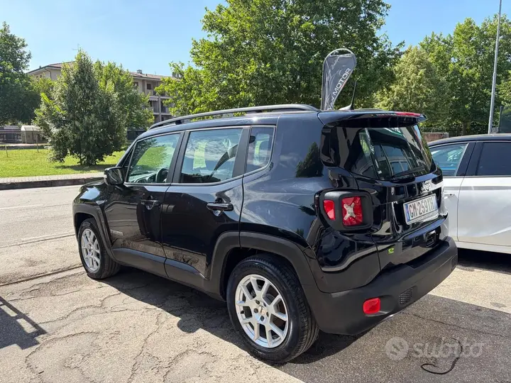 Jeep Renegade 2023 photo 3