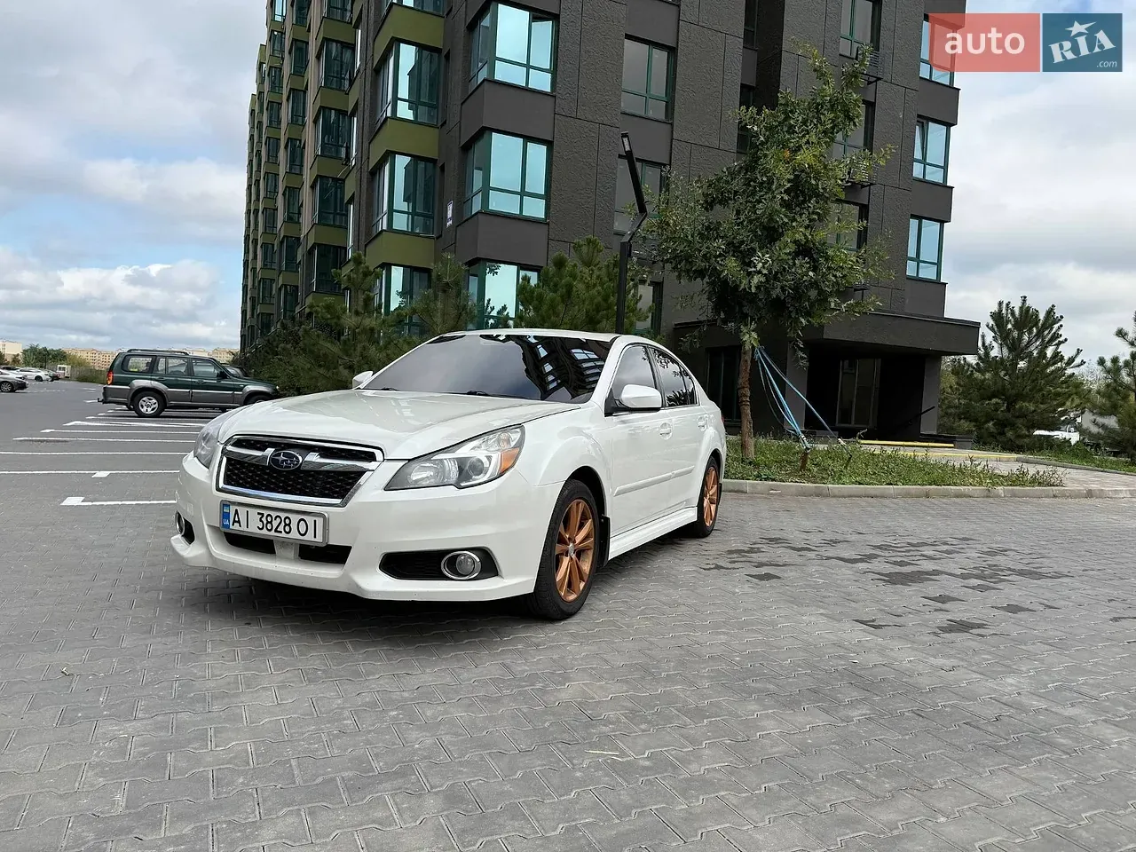 Subaru Legacy 2013 photo 2
