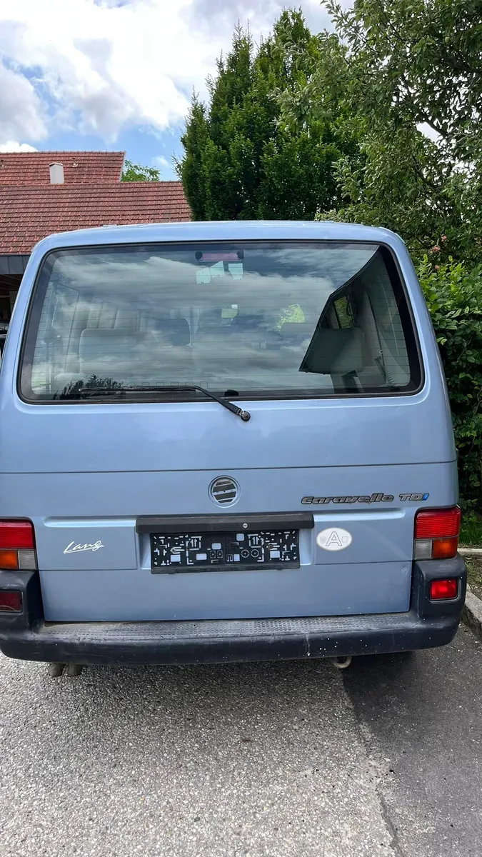 Volkswagen T4 1998 photo 2