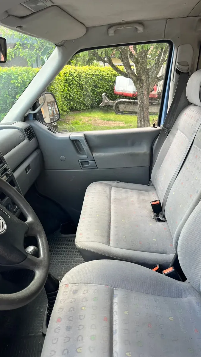 Volkswagen T4 1998 photo 3