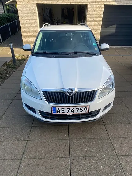 Skoda Fabia 2013 photo 2
