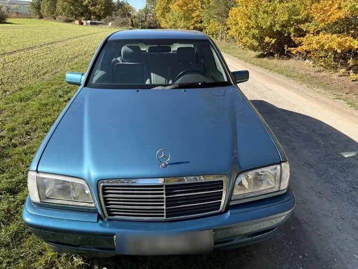 Mercedes-Benz C180