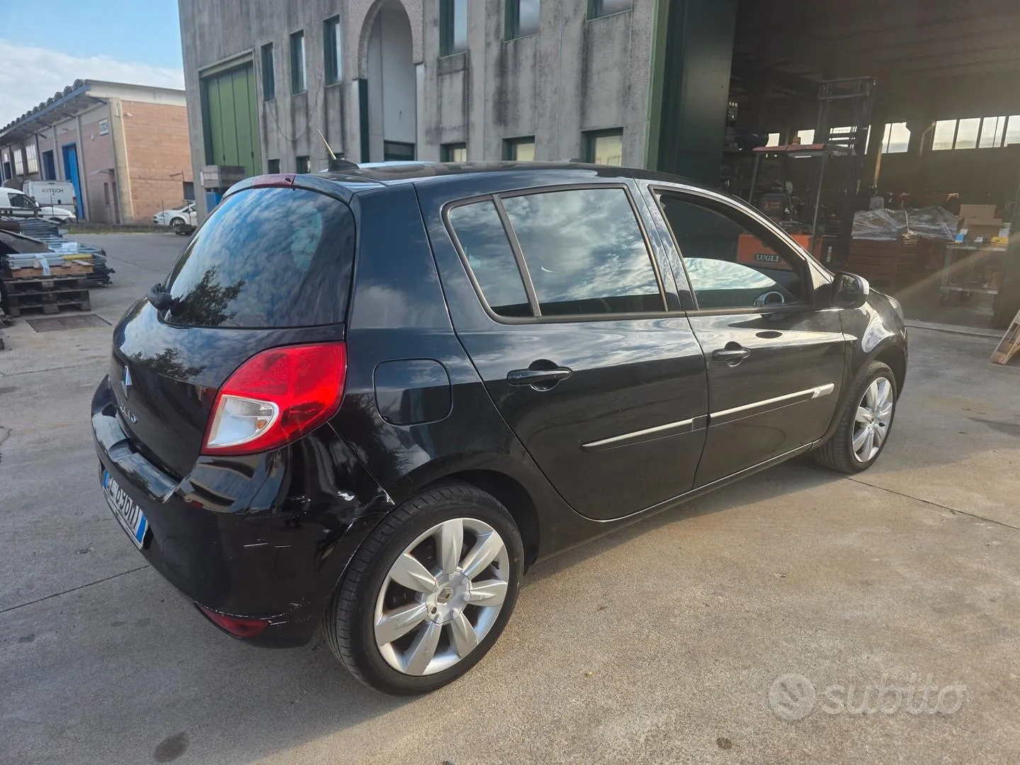 Renault Clio 2012 photo 3