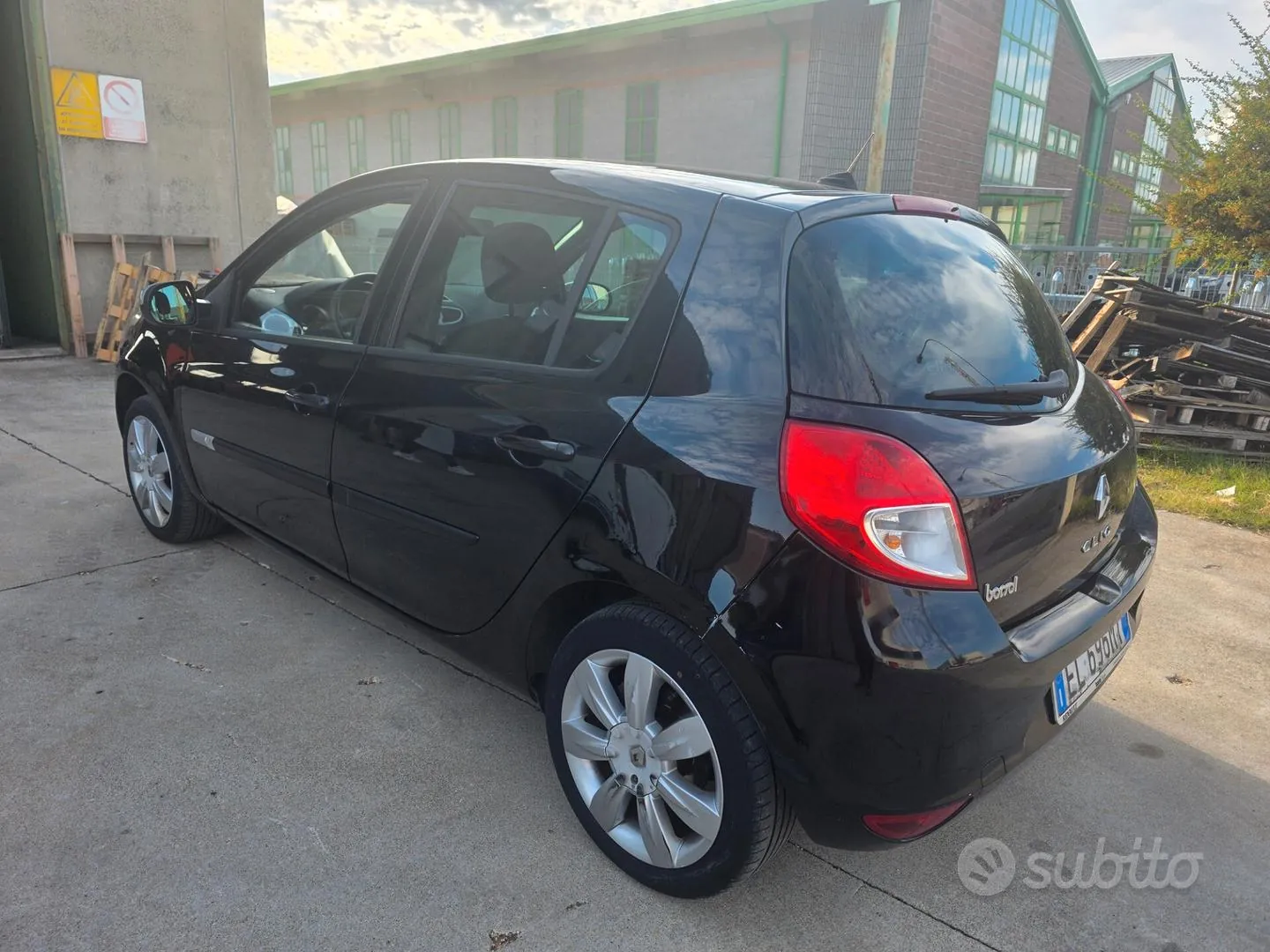 Renault Clio 2012 photo 4