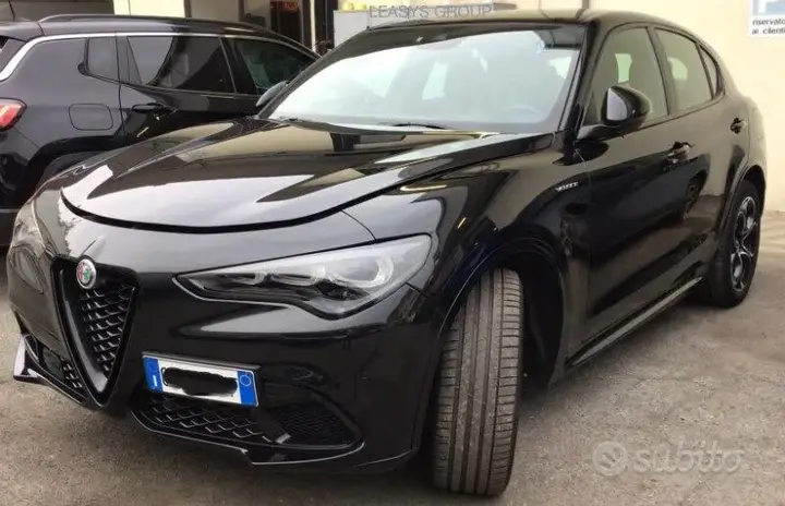 Alfa Romeo Stelvio 2023 photo 2