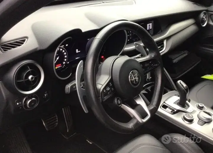 Alfa Romeo Stelvio 2023 photo 4