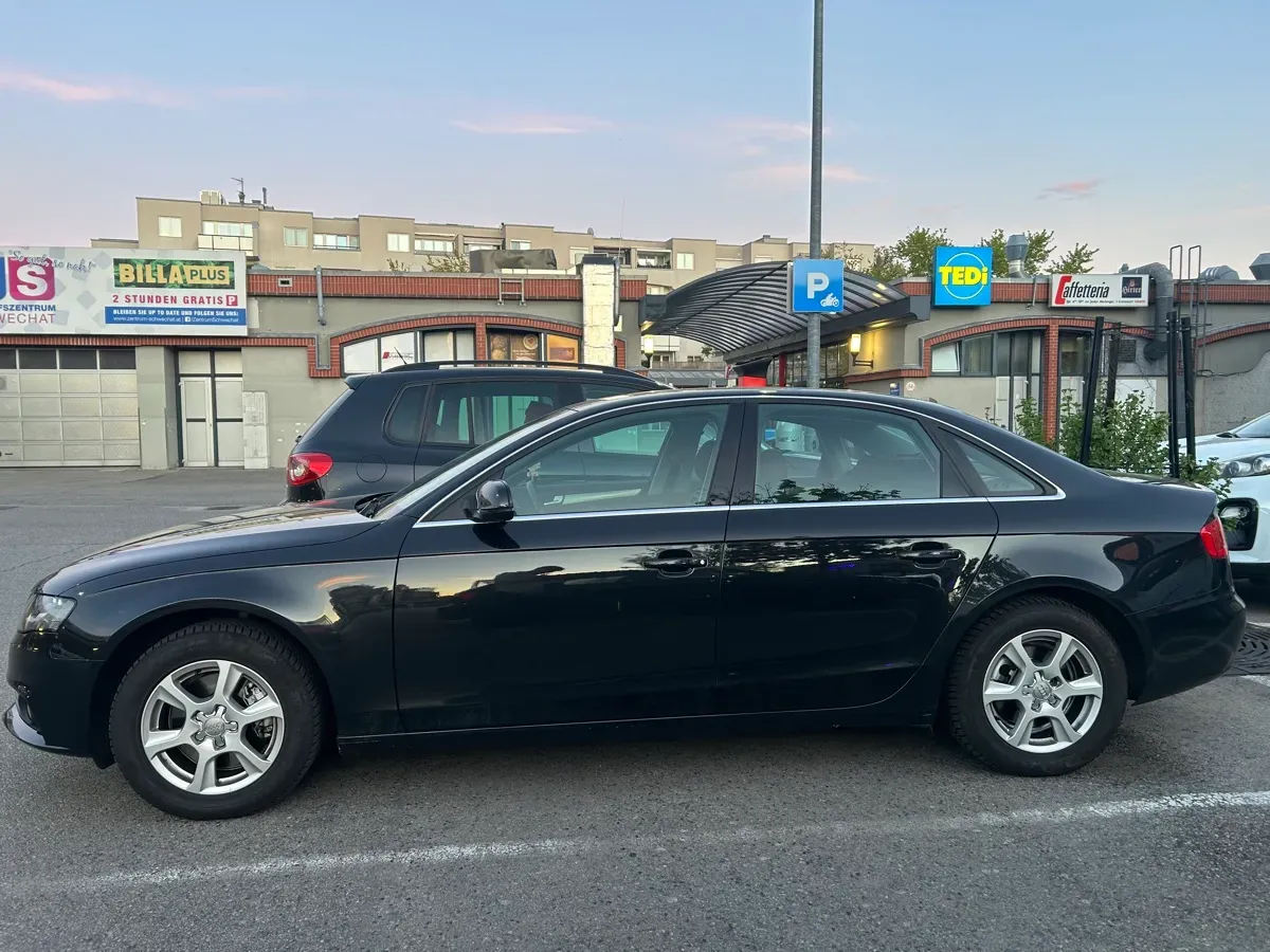 Audi A4 2010 photo 3