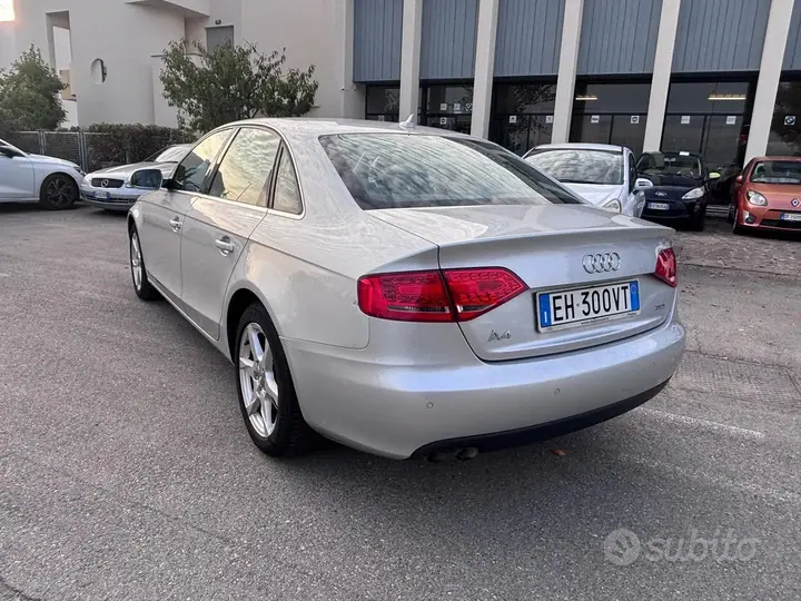 Audi A4 2011 photo 3