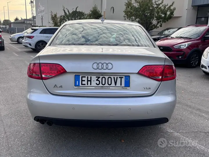 Audi A4 2011 photo 4
