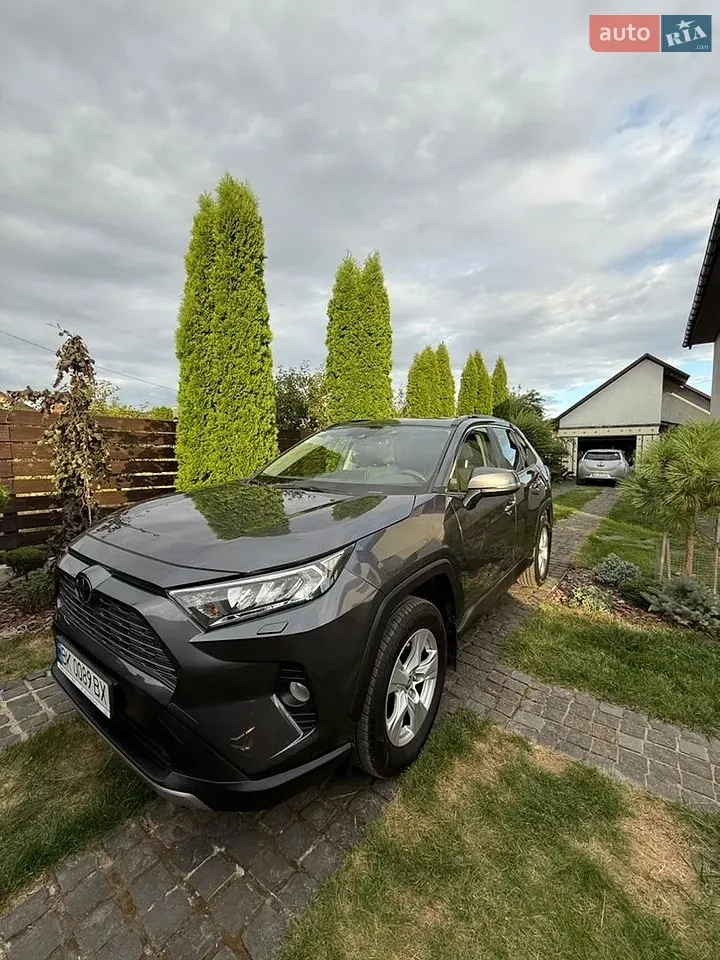 Toyota Rav4 2021 photo 3