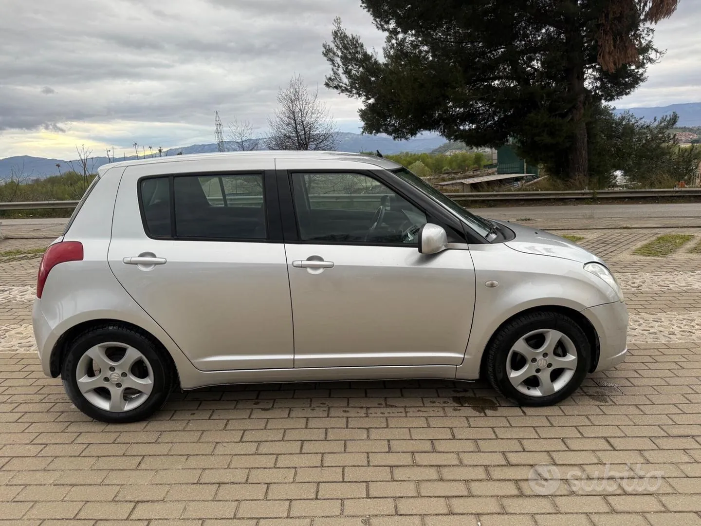 Suzuki Swift 2007 photo 4