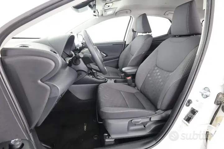 Toyota Yaris 2026 photo 2