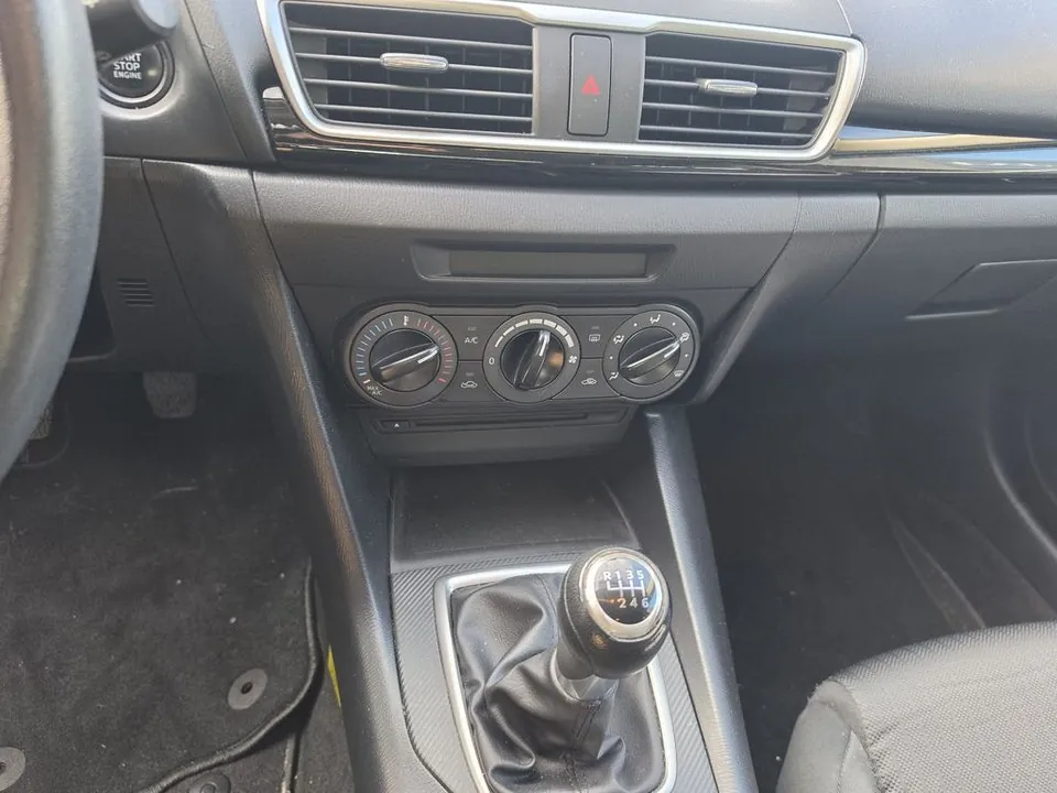 Mazda Mazda3 2015 photo 4