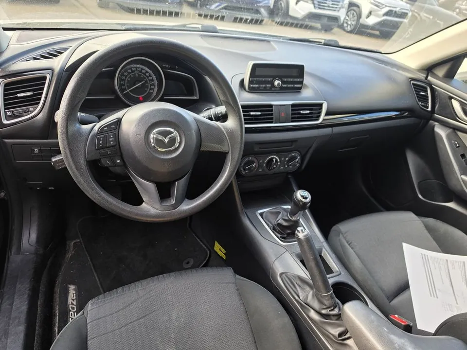 Mazda Mazda3 2015 photo 3