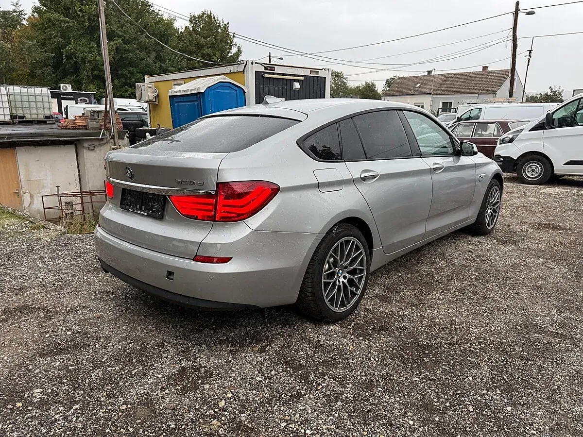 BMW 5 Series 2011 photo 4