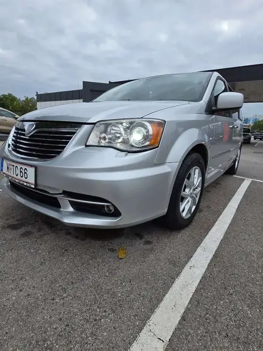 Lancia Voyager