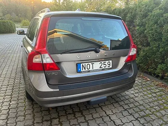 Volvo V70 2010 photo 4