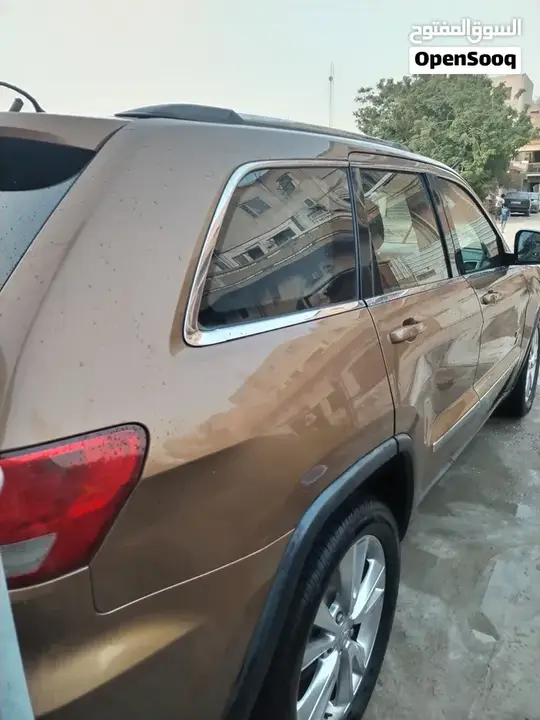 Jeep Cherokee 2011 photo 2