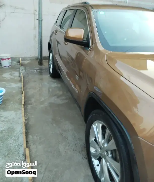 Jeep Cherokee 2011 photo 3