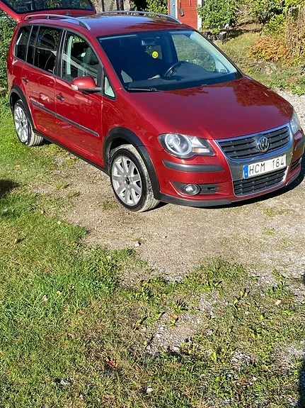 Volkswagen Touran 2008 photo 2