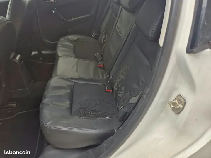 Peugeot 208 2013 photo 4