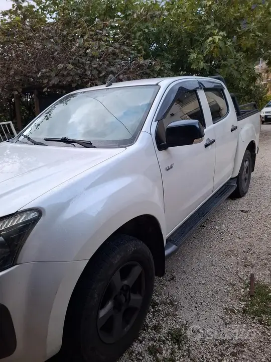 Isuzu D-Max 2015 photo 2