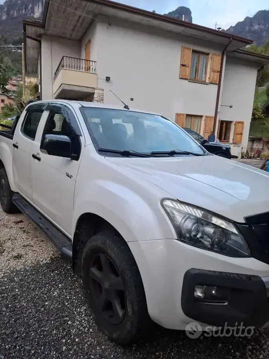 Isuzu D-Max