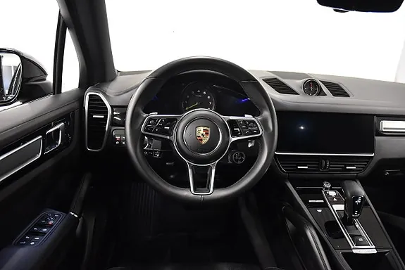 Porsche Cayenne 2023 photo 2