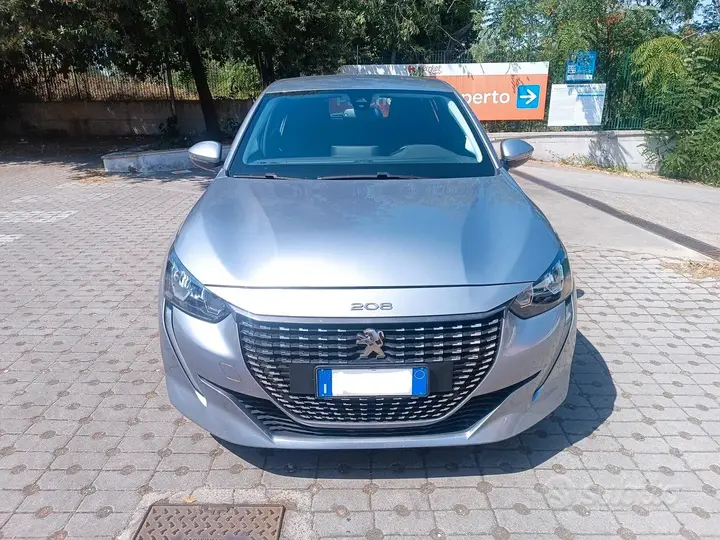 Peugeot 208 2021 photo 2
