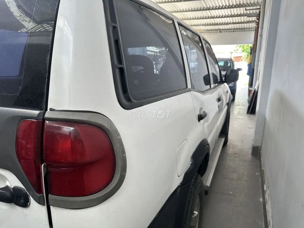 Nissan Terrano 2000 photo 3