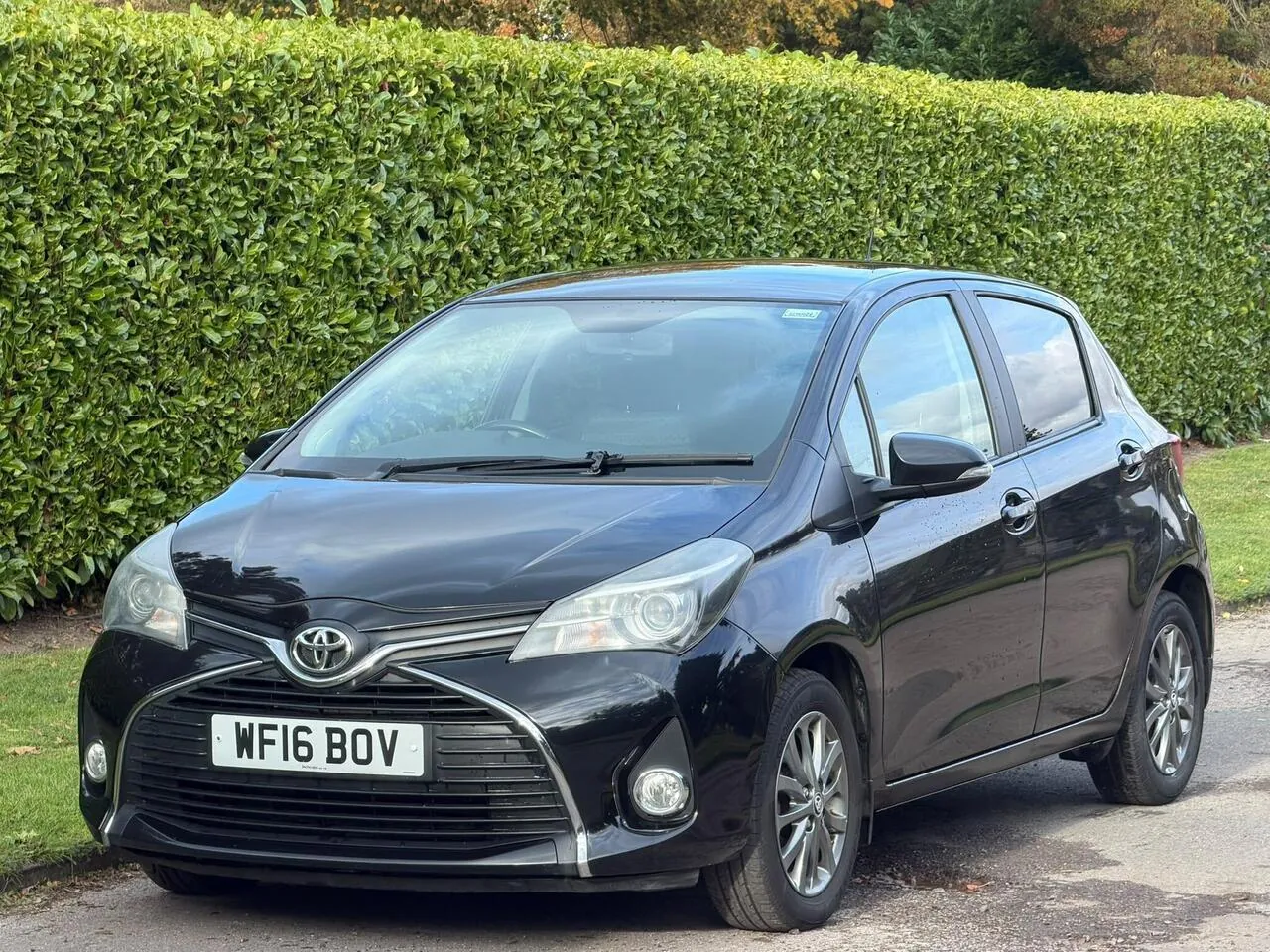Toyota Yaris 2016 photo 2