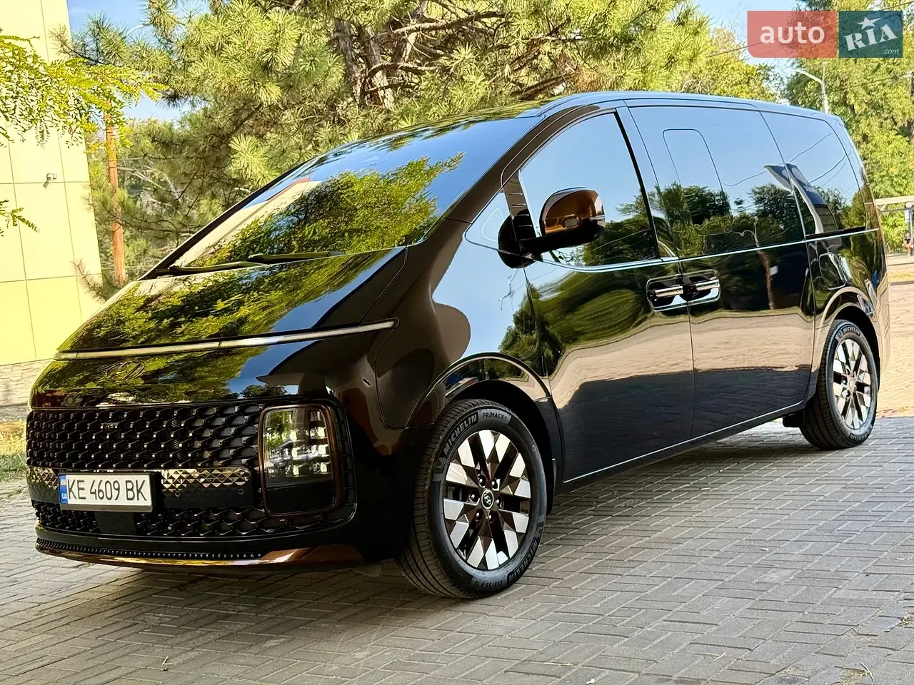 Hyundai Staria 2023 photo 2