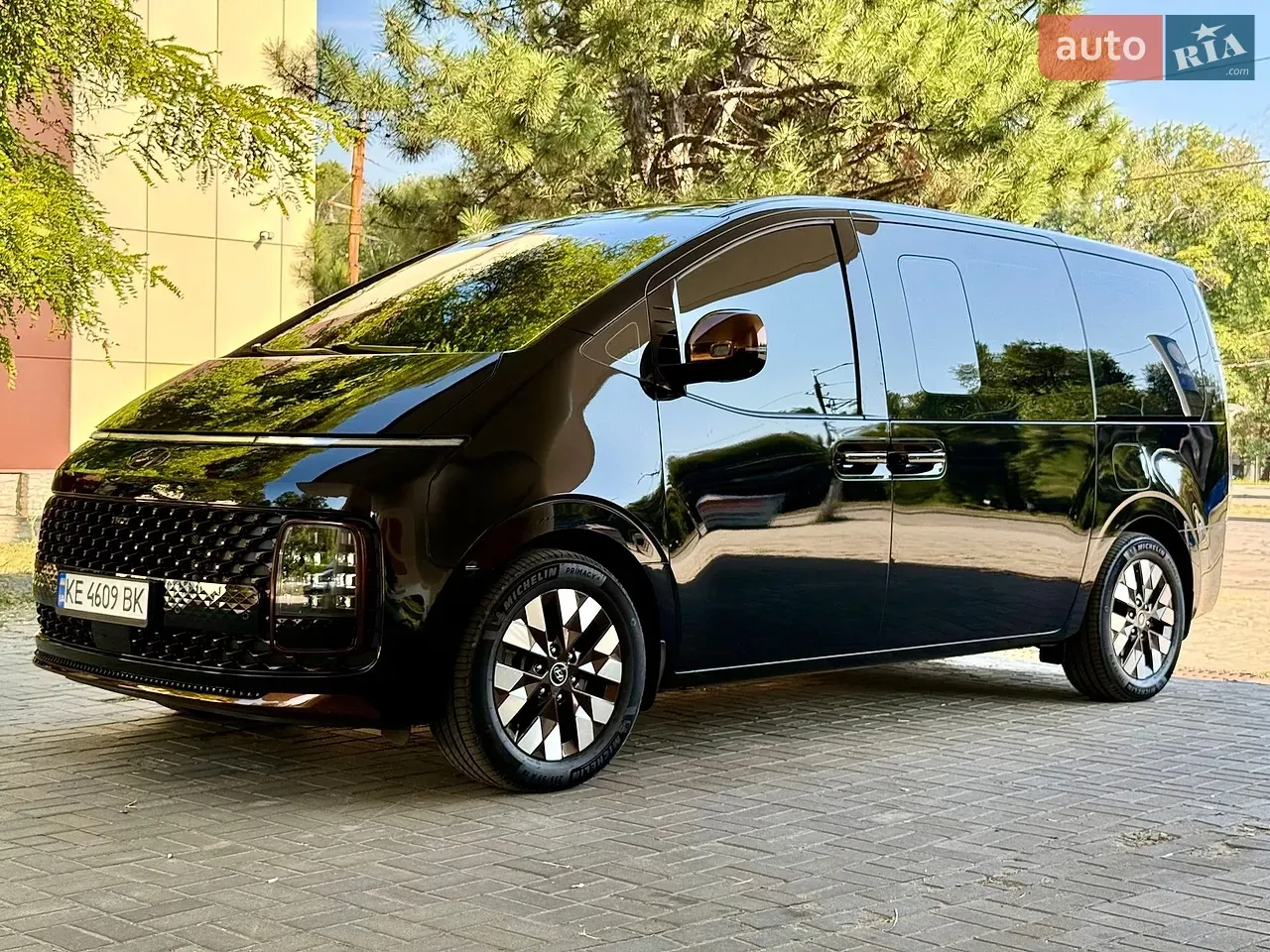 Hyundai Staria 2023 photo 3