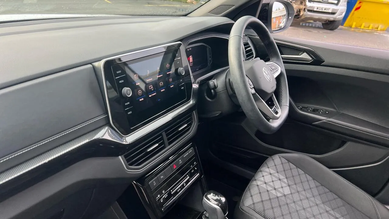 Volkswagen T-Cross 2025 photo 2