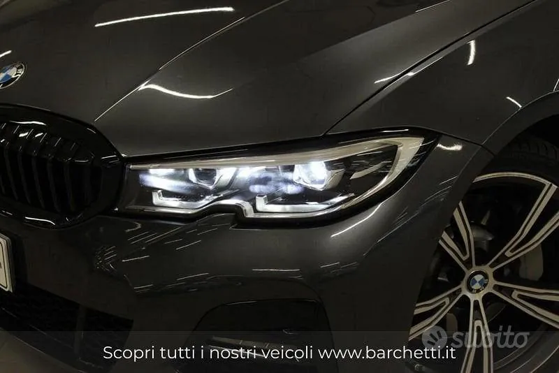 BMW 3 Series 2022 photo 2