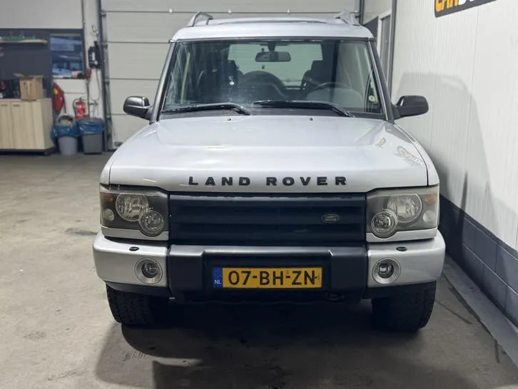 Land Rover Discovery 2003 photo 2