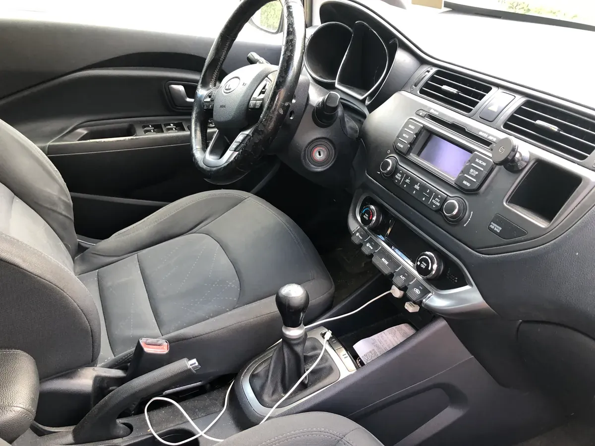 Kia Rio 2012 photo 2