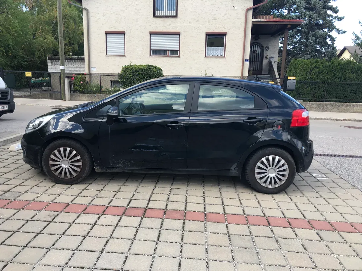 Kia Rio 2012 photo 3