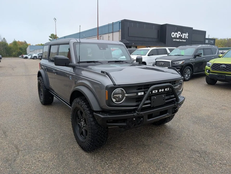 Ford Bronco 2021 photo 2