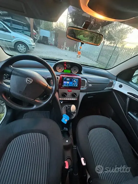 Lancia Ypsilon 2008 photo 4