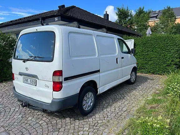 Toyota Hiace 2001 photo 2