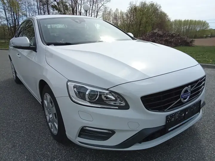 Volvo S60 2018 photo 2