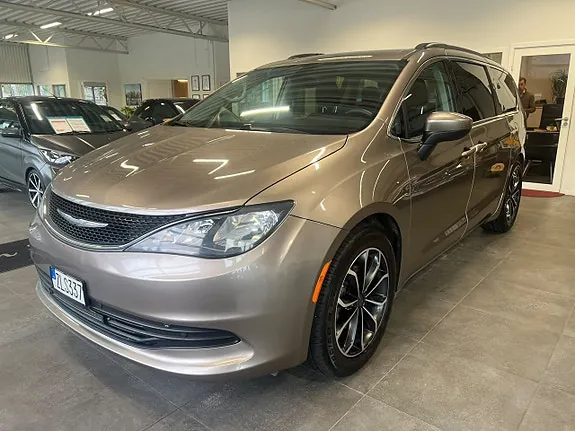 Chrysler Pacifica 2017 photo 3