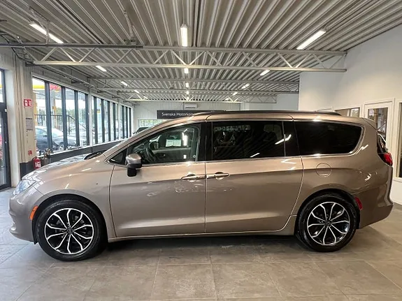 Chrysler Pacifica 2017 photo 4
