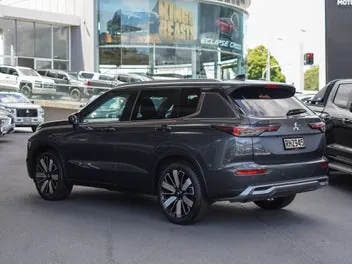 Mitsubishi Outlander 2025 photo 3