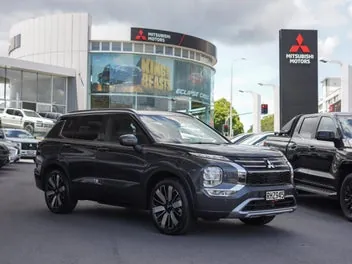 Mitsubishi Outlander 2025 photo 2