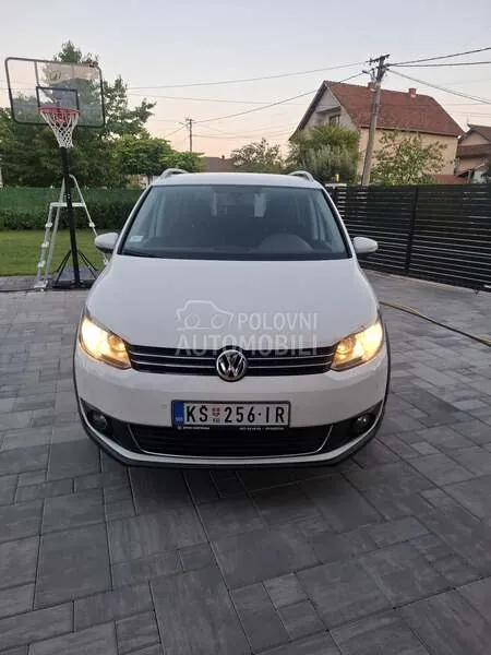 Volkswagen Cross Touran