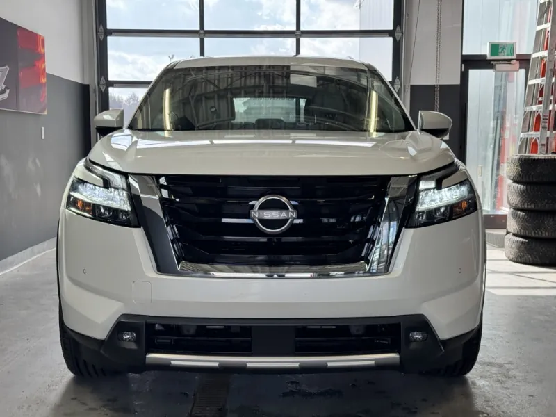 Nissan Pathfinder 2023 photo 2
